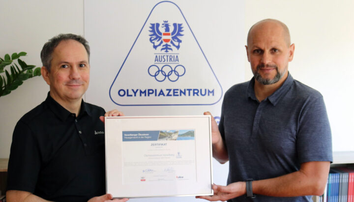 „Vorarlberger Ökostrom“-Zertifikat für das Olympiazentrum 01